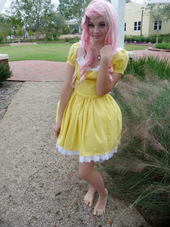 534815__safe_solo_fluttershy_clothes_smiling_photo_human_irl+human_cosplay_irl.jpeg