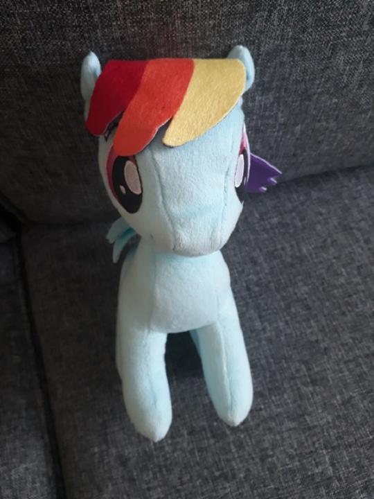 5b27b408a2363_NewRainbobPlushie.thumb.jpg.7b27c304e557676216d3d6c31620220d.jpg