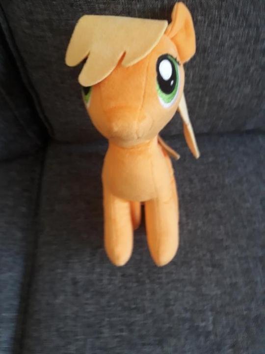 5b7dafb888418_NewApplePlushie.thumb.jpg.82718b4518e7705f838328f7327970fc.jpg